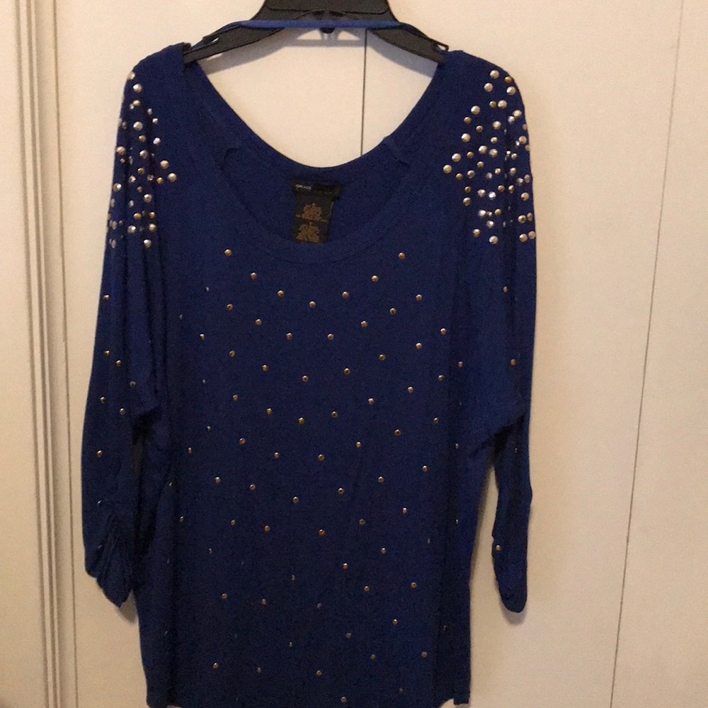 Studded shoulder Grace Elements Shirt - small
